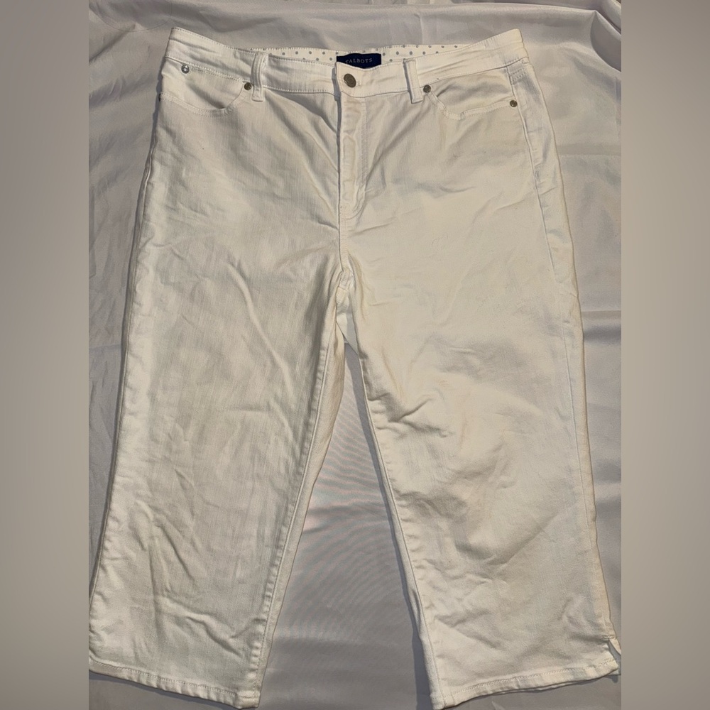 Woman’s Talbots White Capri jeans. Size 14.